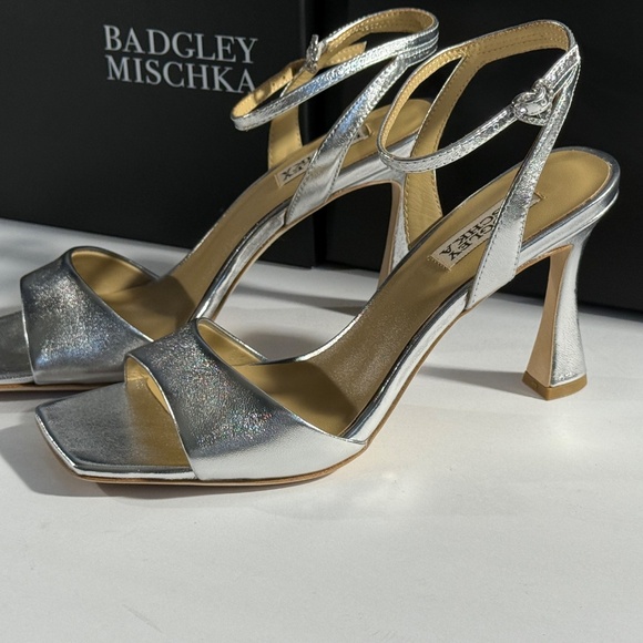 Badgley Mischka Women's Cady Sandals 8 Silver Leather Square Toe High Heel NEW - Picture 4 of 12